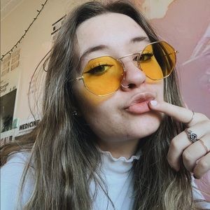 Meet your Posher, Mikayla